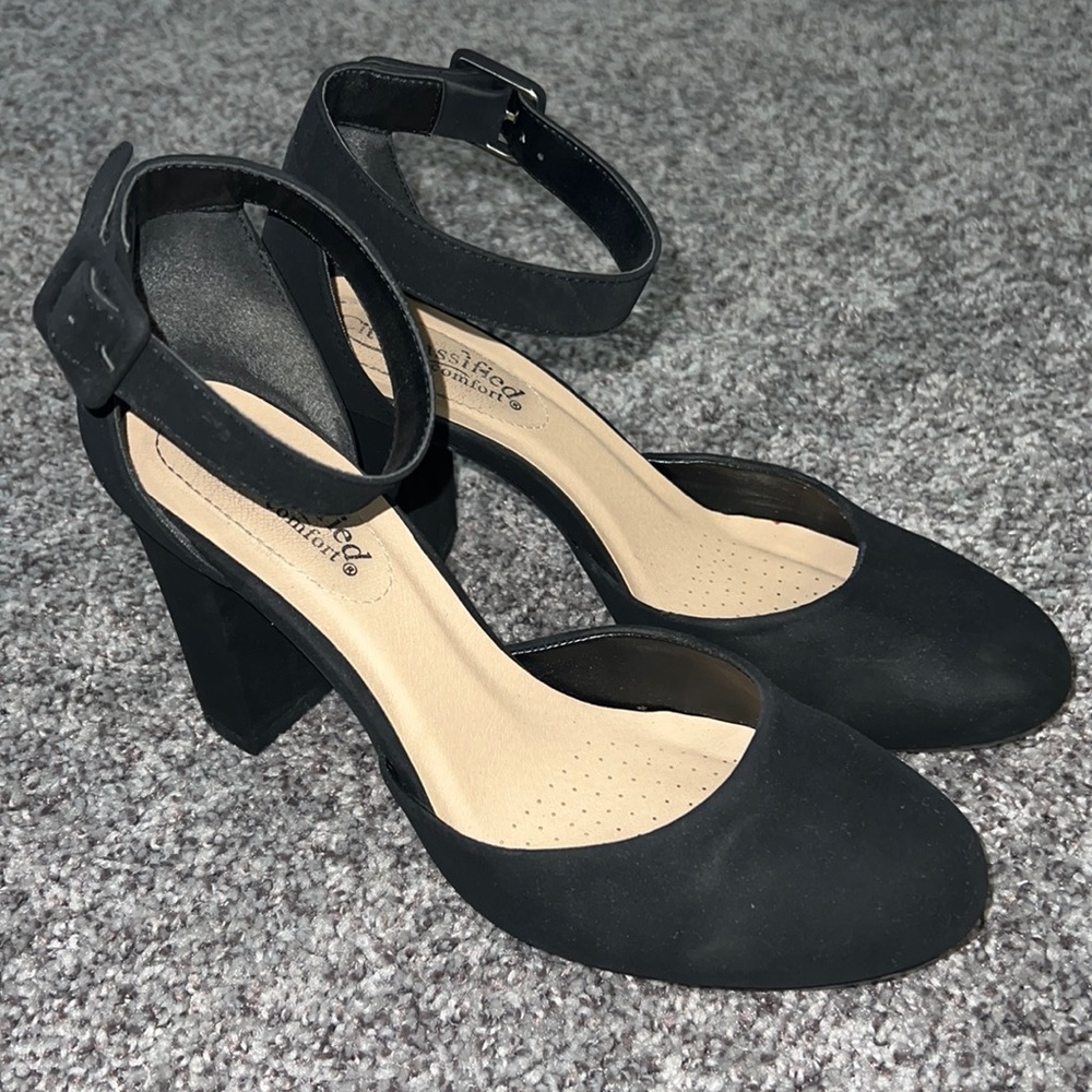 Black closed toe heels